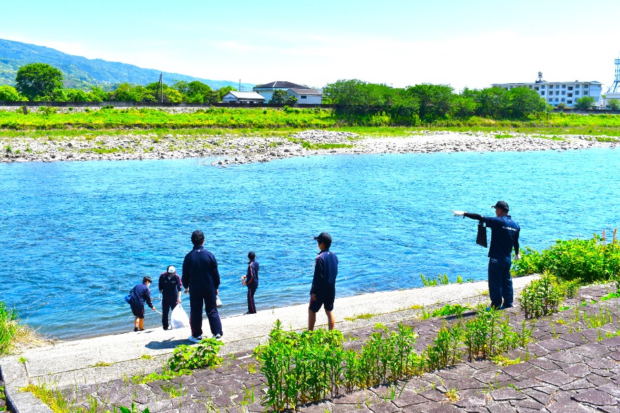 田野町地域清掃の様子