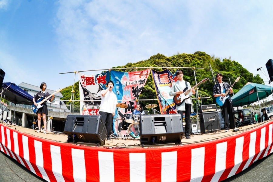 軽音楽部員